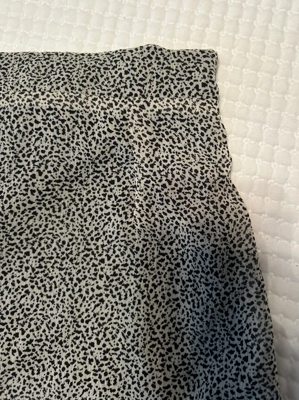 Boutique Patterned Skirt - Image 4