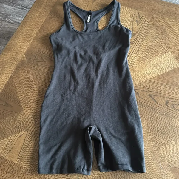 SKIMS OUTDOOR MID THIGH ONESIE, Size Large, $80 - Image 6