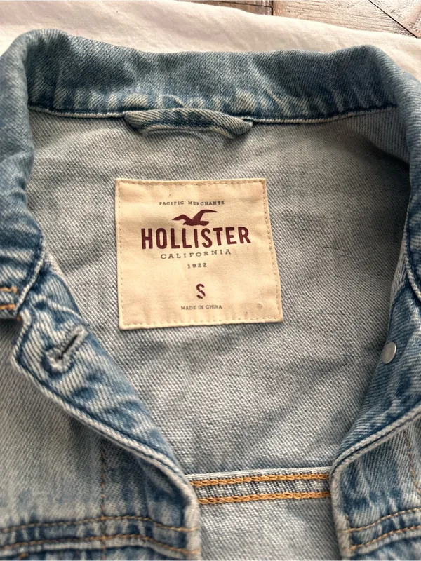 Hollister Light Blue Washed Denim Jacket with Faded Finish - Image 2