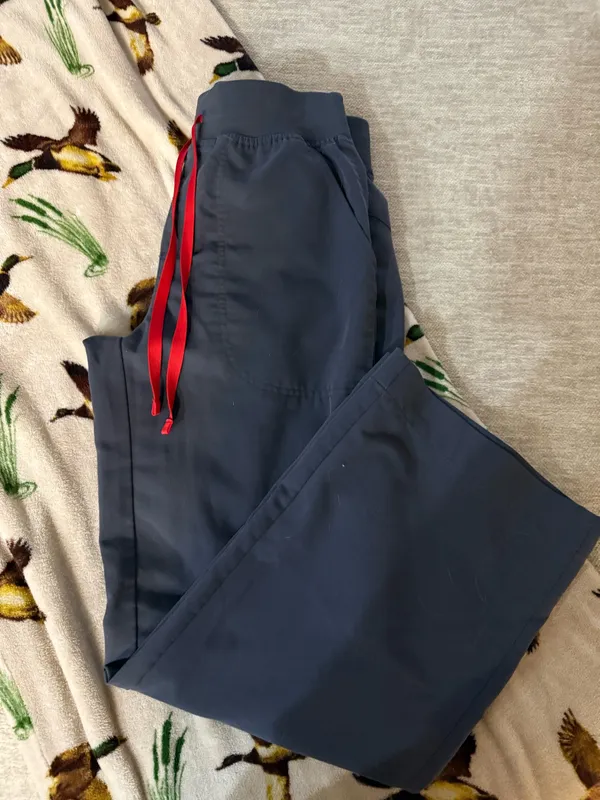 FIGS Scrubs Set - Image 6