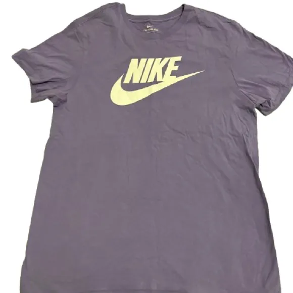 Nike Lavender Short Sleeve Logo Tee Sz M - Image 2