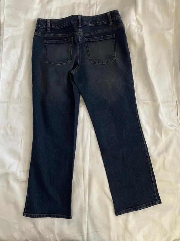 Ann Taylor Loft Petite Women’s Jeans Size 8 Bootcut Dark Wash - Image 3