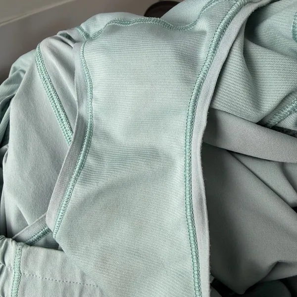 Lululemon Hotty Hot Low Rise Hazy Jade 4" Inseam Long Lightweight Running Size 8 - Image 10