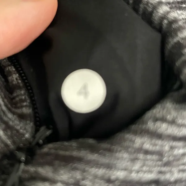 Lululemon & go Where To Dress Short Sleeve Sz 4 Heathered Black - Image 5
