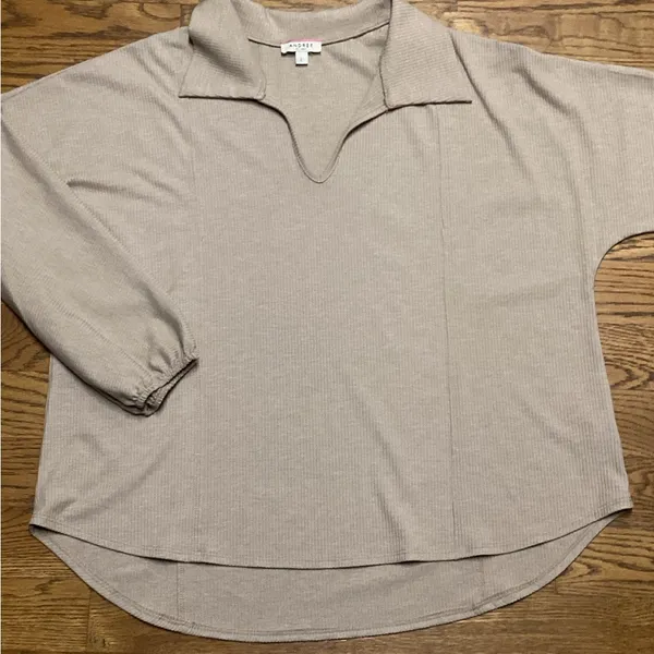 Andree by Unit V-neck Collared ribbed top Tan Size Large - Image 7