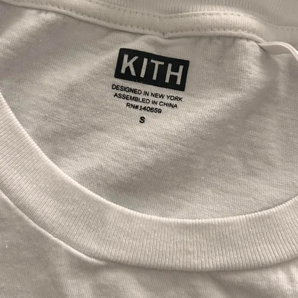 KITH cropped white logo baby tee | small - Image 3