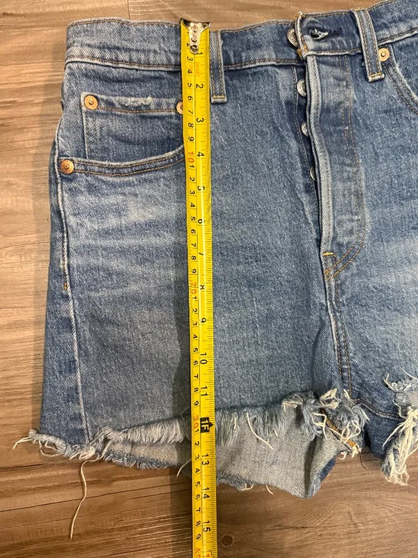 Levi’s Premium Ribcage Shorts Urban Oasis Raw Hem W27 $80 - Image 8