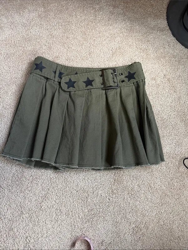 Hot Topic Social Collision Olive Green Grommet Pleated Low Rise Mini Skirt - Image 2