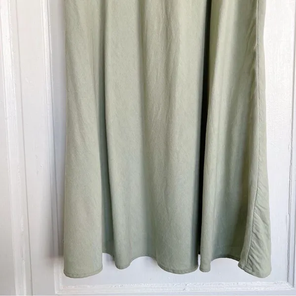 Madewell • Sweetheart Puff-Sleeve Midi Dress in Frosted Sage green bias cut - Image 6