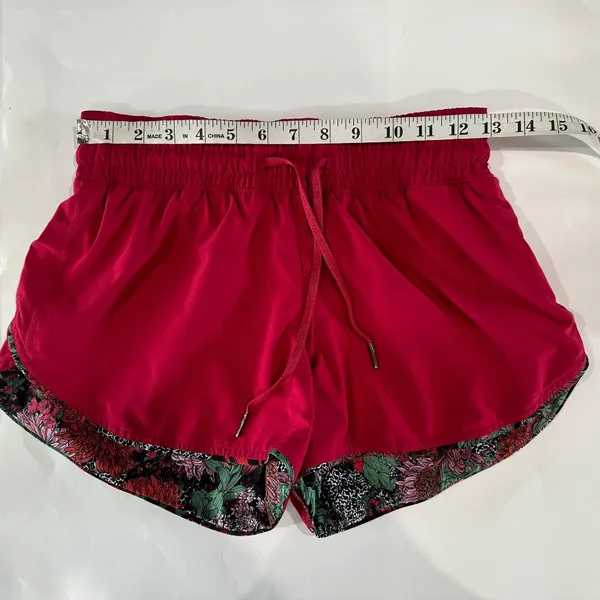 Lululemon Choose A Side Short‎ 3" - Reversible - Size 4. - Image 6