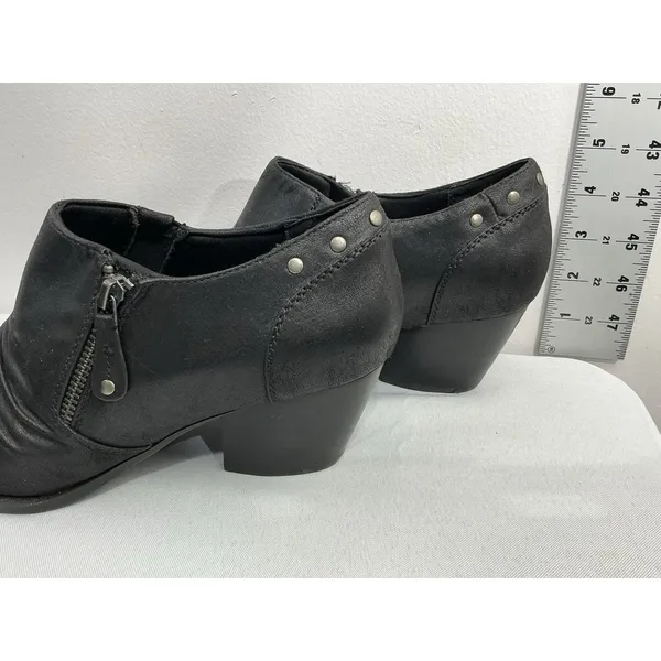 Womans Bare Traps Remy Slip On Booties 10 M Black Block Heel Scrunch Stud Accent - Image 4