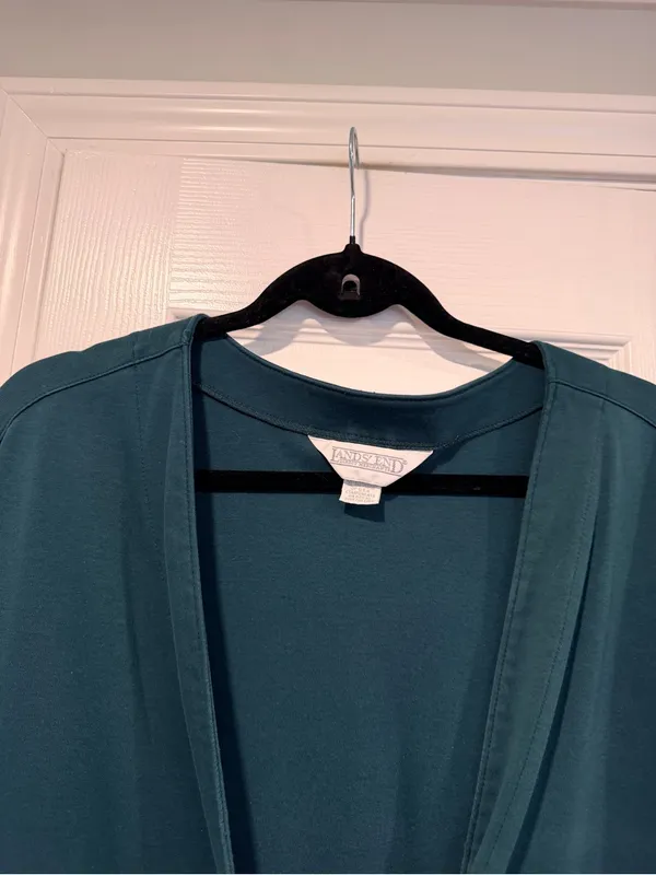 Lands End Size L Green 100% Cotton Button Front Cardigan Sweatshirt Pockets - Image 2