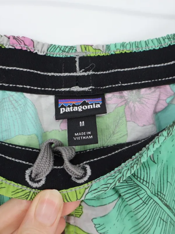Patagonia Baggies Shorts Women’s Medium Tropical Hibiscus Floral 5 Inch Nylon - Image 6