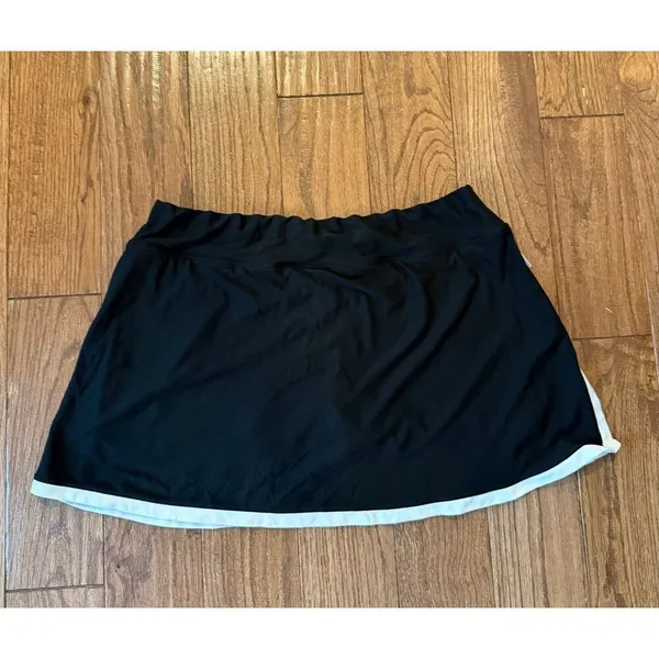 Nike black and white athletic skort size large - Image 6