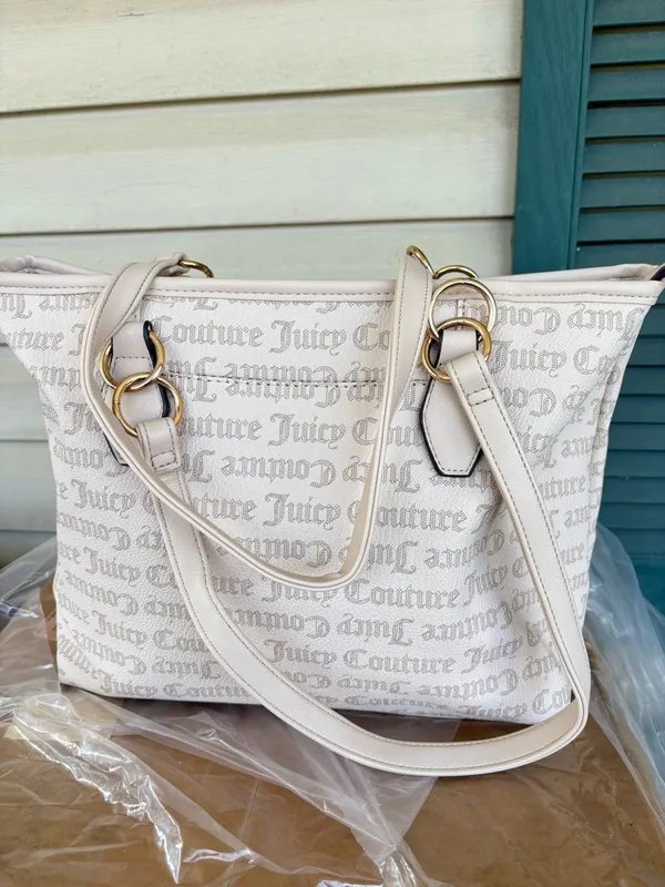 Juicy Couture "I Heart Juicy" Medium Tote bag - Image 14