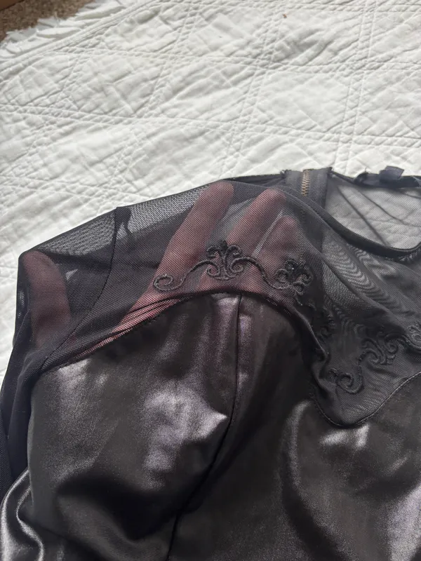Iris Mesh Lace Black Long Sleeve - Image 3