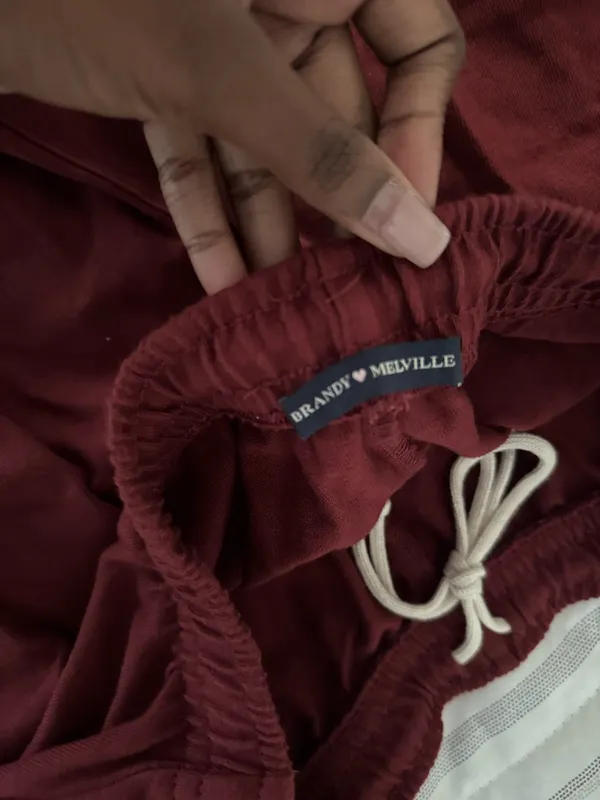 Maroon Brandy Melville sweats - Image 3