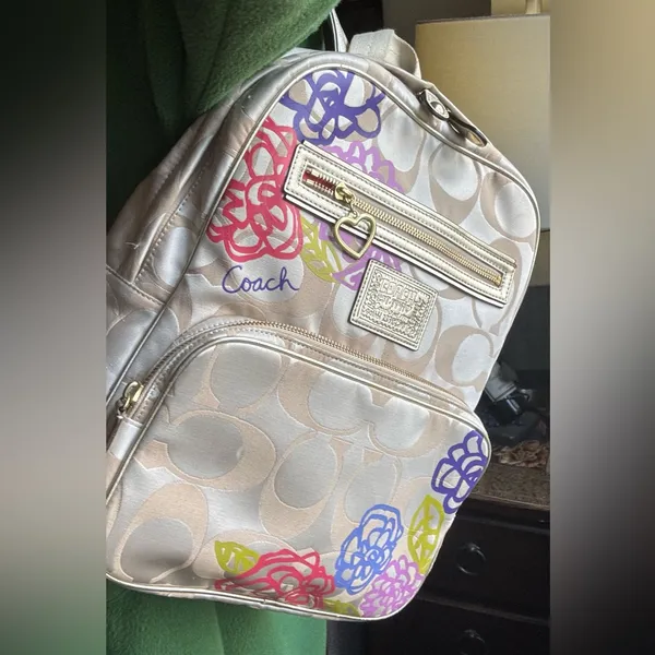 Authentic Coach 1941 "POPPY" Large zip signature Backpack with Colorful Floral - Image 15