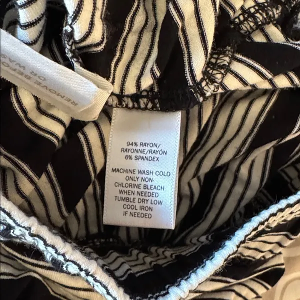 LOFT Black and White Striped Skater Skirt with Pockets Size Small - Image 6