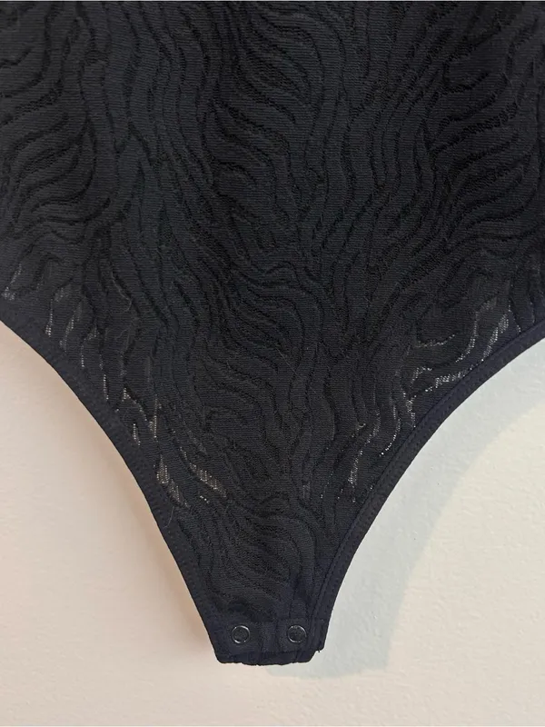 Babaton Aritzia Black Short Sleeve Crew Neck Shape Lace Bodysuit Like New XS - Image 10