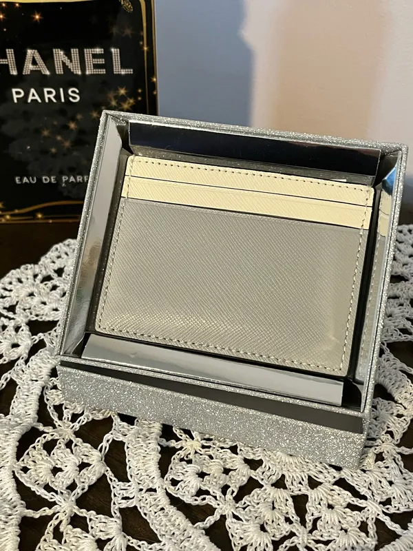 Kate Spade NWT Grey and White Card Holder - Image 5