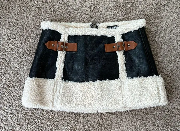 FashioNova Faux leather micro mini skirt - Image 3