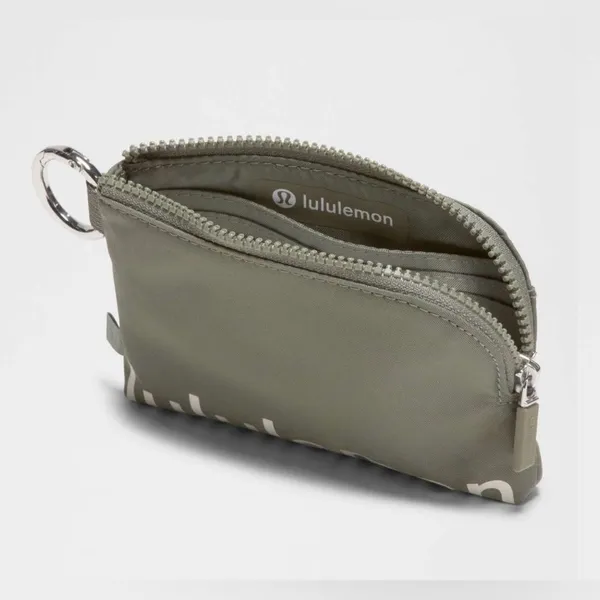Lululemon NWT Clippable Card Pouch Grey Sage Light Ivory - Image 4