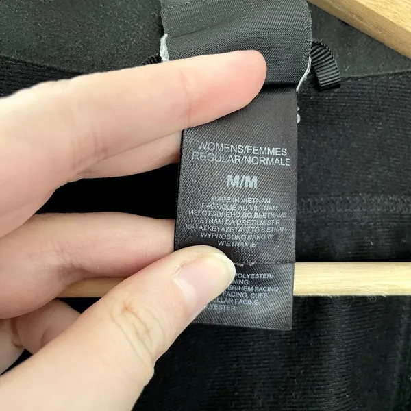 The North Face black full‎ zip jacket women's size medium warm fall jacket - Image 4