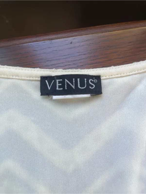 VENUS Lace Bodice Long bell Sleeve V-Neck Dress in Cream and Navy - Image 4
