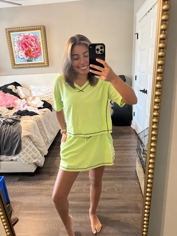 Amazon Lime Green Two-Piece Lounge Set - Image 2