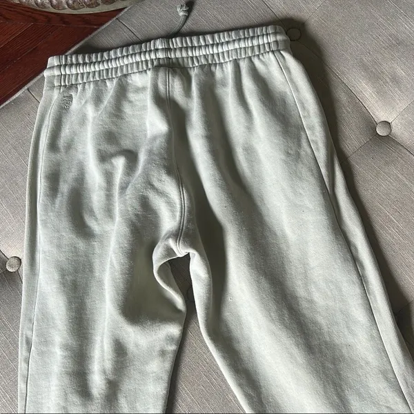 TNA Aritzia Cozy Af Fleece Sweatpants Jogger Sage Green Pockets Size Small - Image 7