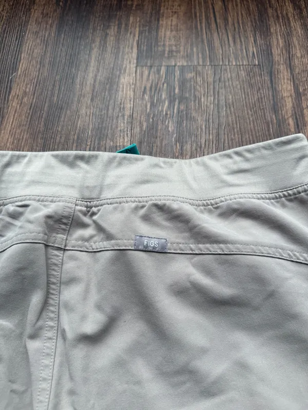 FIGS Women’s Boulder Tan Kade Cargo Scrub Pants Nurse Hospital - Size L Petite - Image 7