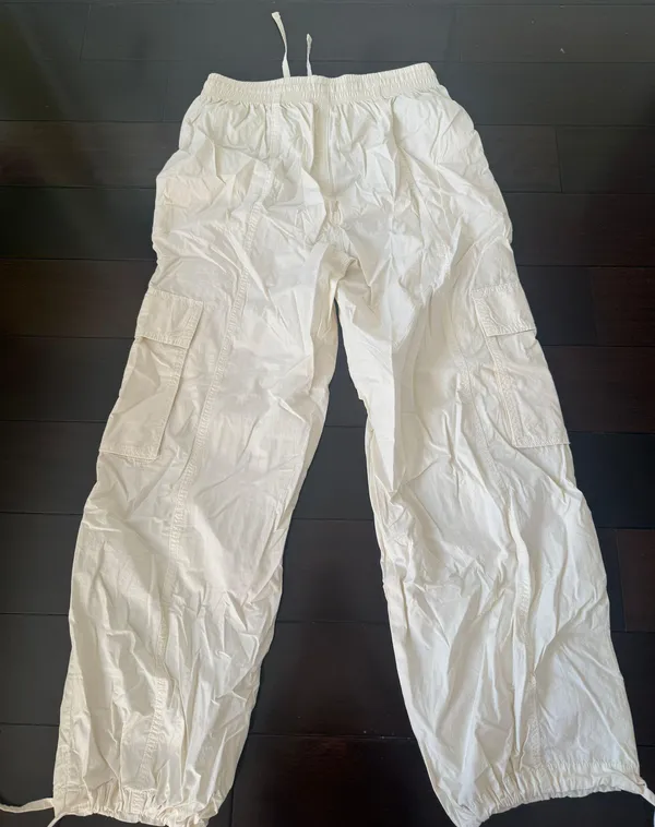 Aerie Cargos - Image 3