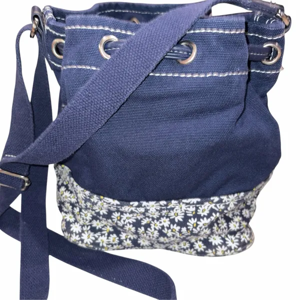 Lands’ End Navy Blue Canvas Daisy Drawstring Bucket Bag Shoulder Bag Crossbody - Image 3