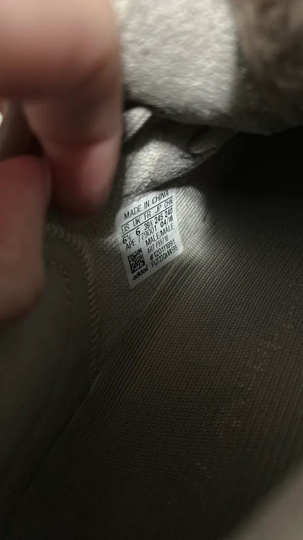 Yeezy Boost - Image 3