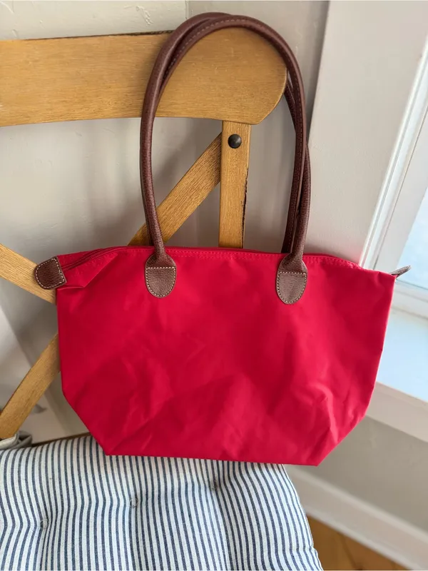 Vintage Classic Preppy Red Nylon Zippered Tote Bag w Brown Leather Handles - Image 2