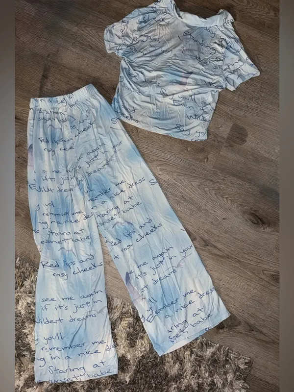 OFFICIAL Taylor Swift 1989 TV Wildest Dreams Pajama Set Womens XSMALL iconic - Image 4