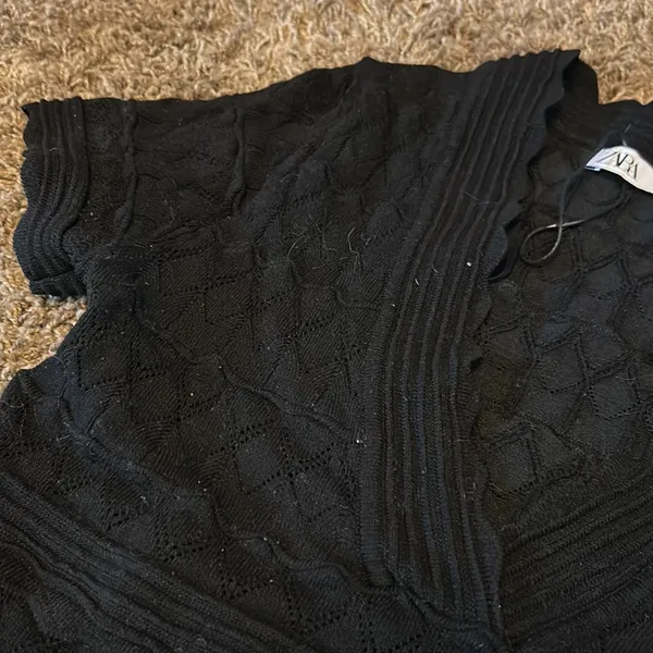 Zara‎ Black Knit V Neck Tee - Image 4
