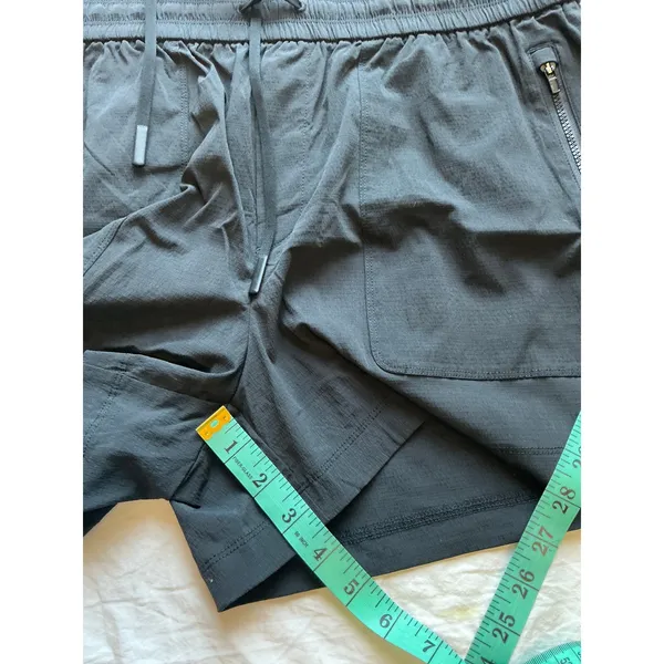 NWT Athleta Trekkie North Short Medium Black - Image 9