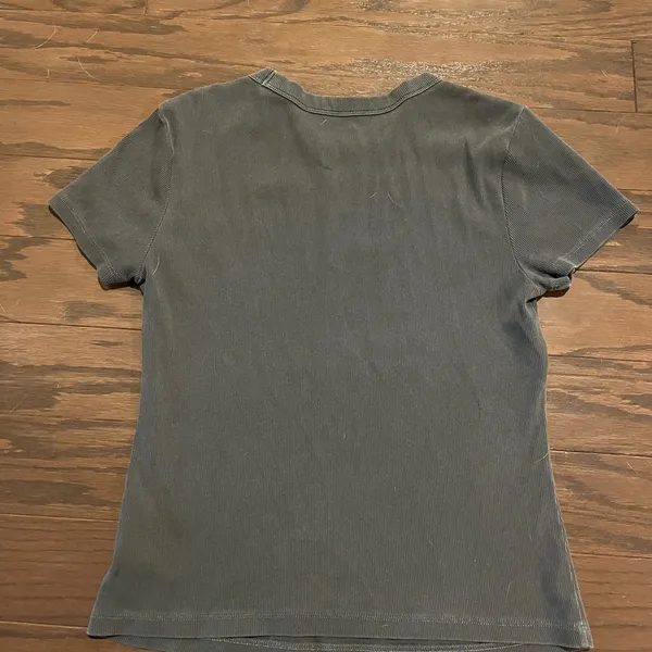 Old Navy Women's Charcoal Short Sleeve Tee - Image 5