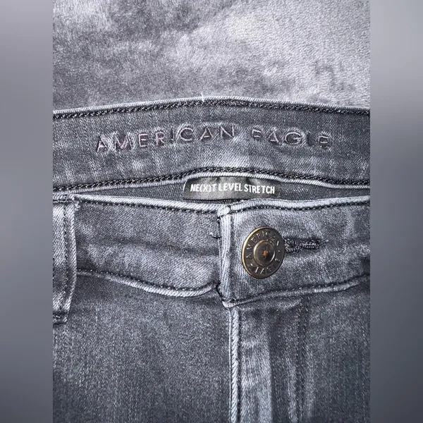 American Eagle High-Waisted Jegging in Black Size 10 Long - Image 15