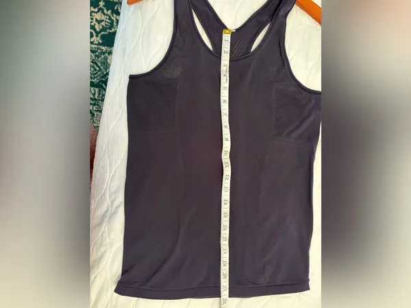 Lululemon Black Reveal Racerback Tank Size 8 - Image 6