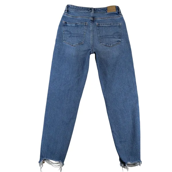 American Eagle Mom Jean Strigid Medium Wash Distressed‎ Raw Hem Womens 2 Short - Image 2