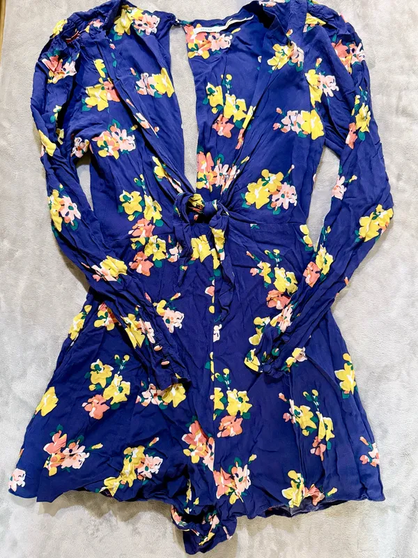Kimchi Blue Maddie Plunging Tie-Front Romper Size 0 - Image 7