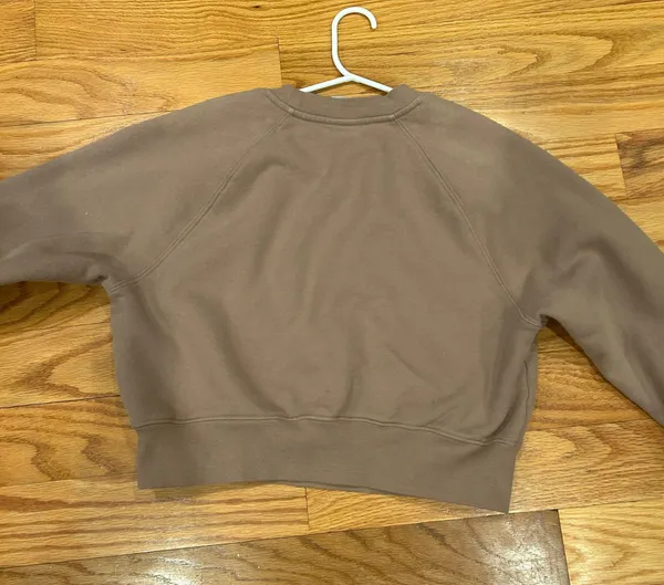 Aritzia TNA Crewneck - Image 4