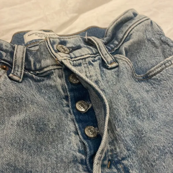Abercrombie and Fitch- the Dad short high-rise in curve love - Image 4