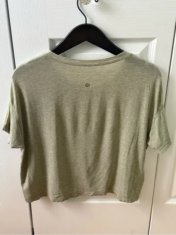 Lululemon Cates Tee in Heathered Rosemary Green - Image 4