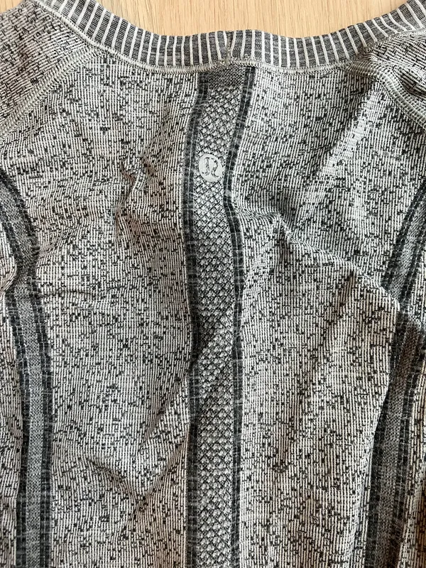 Lululemon Swiftly Tech Long Sleeve - Image 4