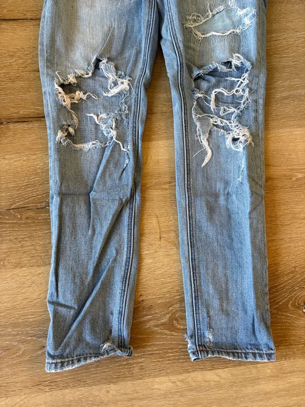 American Eagle Distressed Light Blue Jeans - Image 2
