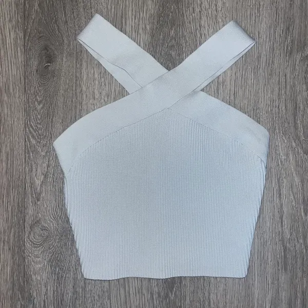 Aritzia Babaton Sculpt Knit Criss Cross Cropped Tank baby blue size small - Image 3